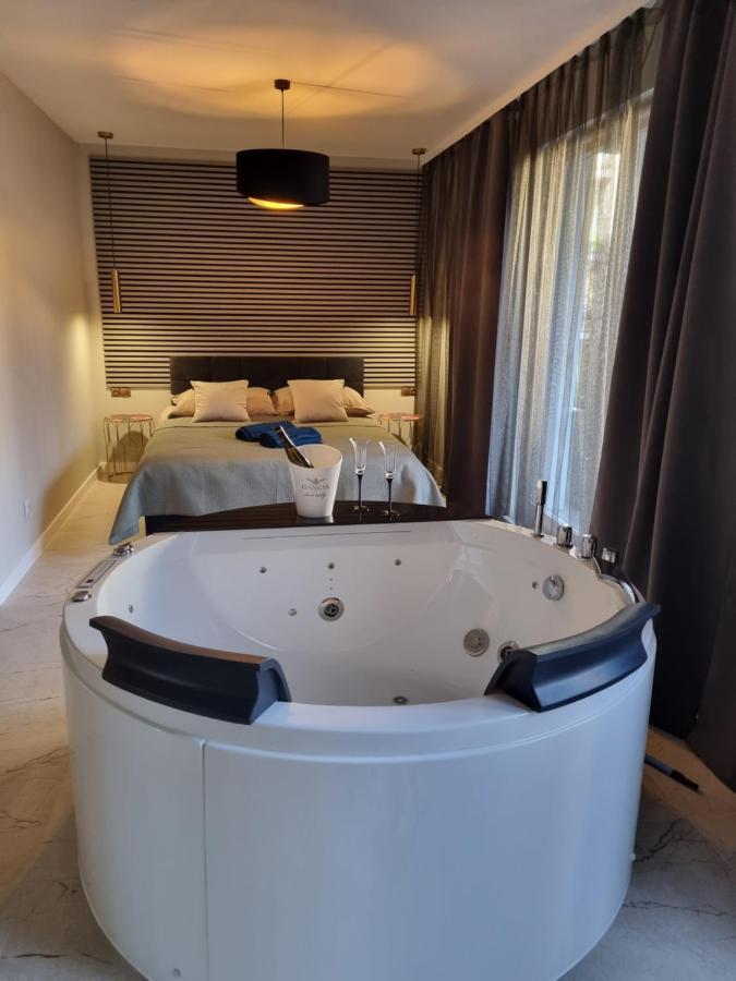 Apartament Jacuzzi Krakau Buitenkant foto