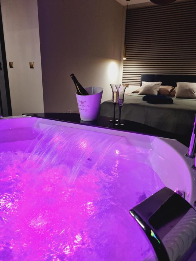 Apartament Jacuzzi Krakau Buitenkant foto