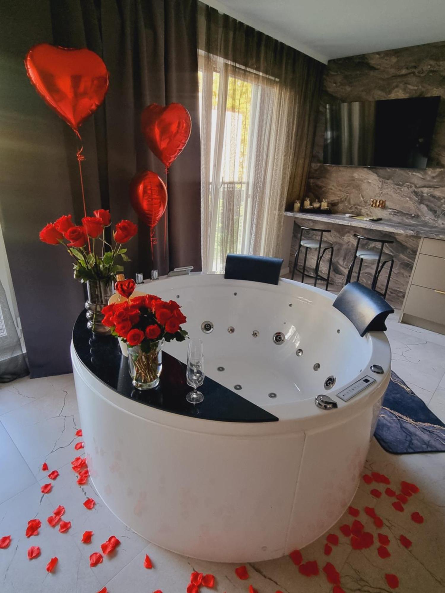 Apartament Jacuzzi Krakau Buitenkant foto
